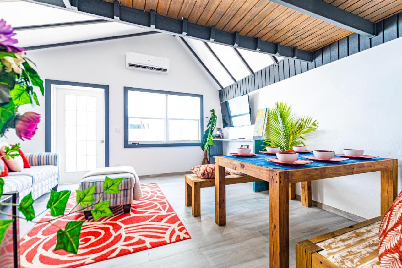 Saunders 2Bd Beach Cottage Нассау Екстер'єр фото